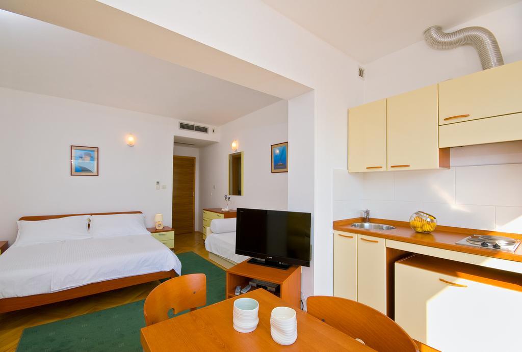 Apartments Villa Medic Брела Экстерьер фото