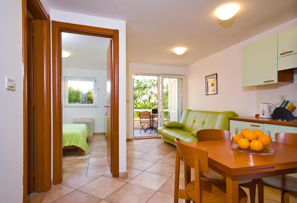 Apartments Villa Medic Брела Экстерьер фото